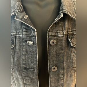Women's Levi’s Black Fitted Denim Jacket - Size Large